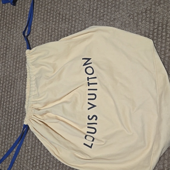 Louis Vuitton Beige Dust Bag with Logo - Picture 2 of 2
